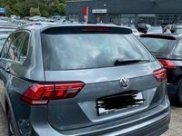 gebraucht VW Tiguan Deep Black Perleffekt Diesel Automa...