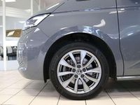 Gebraucht VW Multivan 150 PS (110 kW) 2023 Grau Van