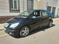 Gebraucht Mercedes B180 116 PS (85 kW) 2011 Schwarz Kleinwagen