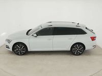 Gebraucht Skoda Superb Style 150 PS (110 kW) 2023 Moonweiß perleffekt Kombi