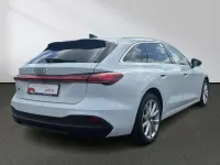 Gebraucht Audi A5 Sport 204 PS (150 kW) 2025 Gletscherweiß Kombi