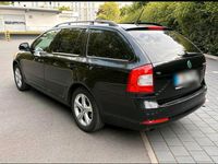 Gebraucht Skoda Octavia Elegance 105 PS (77 kW) 2011 Schwarz Kombi