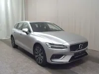 Gebraucht Volvo V60 Inscription 197 PS (144 kW) 2022 Silber Kombi
