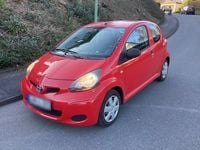 Gebraucht Toyota Aygo 68 PS (50 kW) 2009 Rot Kleinwagen