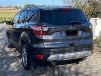 Usado Ford Kuga 179 HP (131 kW) 2017 Cinzento SUV