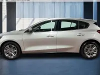 Gebraucht Ford Focus Titanium 126 PS (92 kW) 2023 Silber Limousine