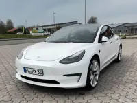 Second-hand Tesla Model 3 366 kW (498 CP) 2021 Alb Berlinǎ