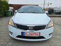 Gebraucht Kia Ceed 105 PS (77 kW) 2012 Weiß Kleinwagen