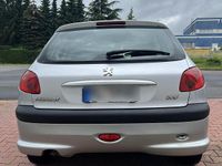 Gebraucht Peugeot 206 75 PS (55 kW) 2005 Silber Kleinwagen