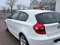 Gebraucht BMW 116 122 PS (89 kW) 2007 Weiß Kleinwagen