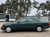 Gebraucht Mercedes E230 132 PS (97 kW) 1988 Grün Limousine