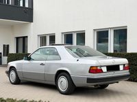 Gebraucht Mercedes E300 179 PS (131 kW) 1992 Silber Coupé