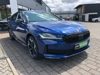 Neu Skoda Superb SportLine 204 PS (150 kW) 2026 Blau Kombi