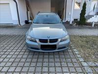 Gebraucht BMW 320 177 PS (130 kW) 2008 Grau Kombi