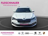 Gebraucht Skoda Superb Style 150 PS (110 kW) 2023 Weiss Kombi