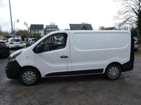 Gebraucht Opel Vivaro 120 PS (88 kW) 2017 Weiß Van / Kleinbus