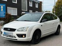 Gebraucht Ford Focus 101 PS (74 kW) 2007 Weiß Kleinwagen