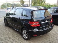Gebraucht Mercedes B200 136 PS (100 kW) 2010 Schwarz Van / Kleinbus