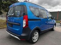 Gebraucht Dacia Dokker Celebration 116 PS (85 kW) 2018 Blau Van / Kleinbus