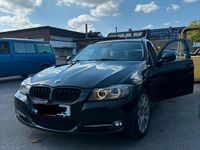 Gebraucht BMW 325 218 PS (160 kW) 2010 Schwarz Kombi