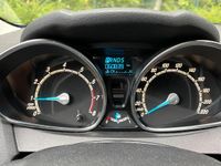 Gebraucht Ford Fiesta Titanium 101 PS (74 kW) 2014 Weiß Kleinwagen