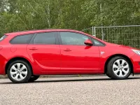 Gebraucht Opel Astra 110 PS (80 kW) 2012 Rot Kombi