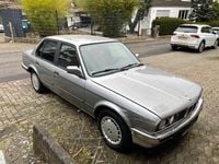 Gebraucht BMW 320 Basis 175 PS (128 kW) 1987 Grau Limousine