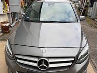 Gebraucht Mercedes B180 Edition 122 PS (89 kW) 2015 Grau Kleinwagen
