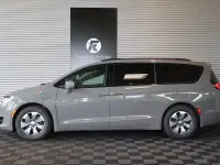 Gebraucht Chrysler Pacifica 264 PS (194 kW) 2020 Grau Van / Kleinbus