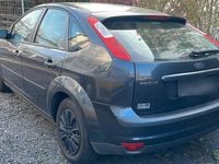 Gebraucht Ford Focus 115 PS (84 kW) 2008 Grau Limousine