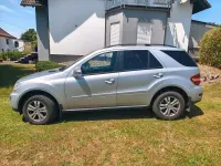 Gebraucht Mercedes ML350 258 PS (189 kW) 2011 Silber SUV