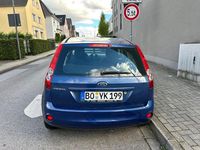 Gebraucht Ford Fiesta Ambiente 80 PS (58 kW) 2008 Blau Kleinwagen