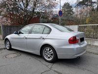 Gebraucht BMW 318 129 PS (94 kW) 2007 Silber Limousine