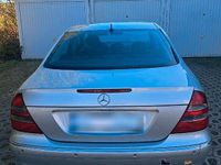 Gebraucht Mercedes E200 Elegance 122 PS (89 kW) 2003 Silber Limousine