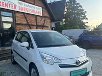 Gebraucht Toyota Verso-S Life 99 PS (72 kW) 2011 Weiß Van / Kleinbus
