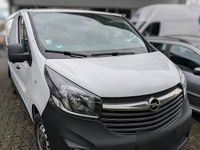 Gebraucht Opel Vivaro 121 PS (88 kW) 2018 Weiß Van / Kleinbus