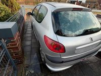 Gebraucht Peugeot 206 74 PS (54 kW) 2002 Silber Kleinwagen