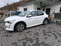 Gebraucht Peugeot e-208 100 kW (136 PS) 2021 Weiß Kleinwagen