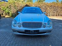 Gebraucht Mercedes E240 Avantgarde 177 PS (130 kW) 2003 Silber Kombi