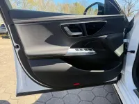 Gebraucht Mercedes E220 AMG 197 PS (144 kW) 2025 Weiß Limousine