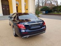 Gebraucht Mercedes E220 Avantgarde 194 PS (142 kW) 2017 Blau Limousine