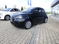 Neu Fiat 500e Red 86 kW (118 PS) 2025 Colore esterno (onyx schwarz) Kleinwagen