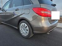 Gebraucht Mercedes B180 122 PS (89 kW) 2012 Braun Van / Kleinbus