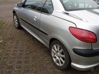 Gebraucht Peugeot 206 CC 108 PS (79 kW) 2002 Silber Cabrio