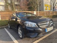 Gebraucht Mercedes A180 Style 109 PS (80 kW) 2015 Schwarz Limousine