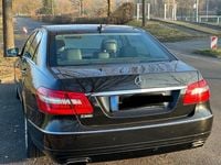 Gebraucht Mercedes E200 184 PS (135 kW) 2012 Schwarz Limousine