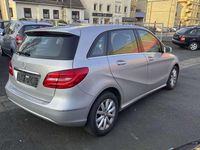 Gebraucht Mercedes B180 122 PS (89 kW) 2012 Polarsilber Van / Kleinbus