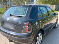 Gebraucht Skoda Fabia 75 PS (55 kW) 2002 Schwarz Kleinwagen