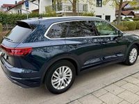 Gebraucht VW Touareg 286 PS (210 kW) 2023 Blau SUV