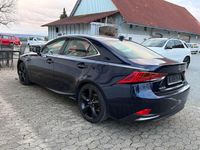 Gebraucht Lexus IS300h 181 PS (133 kW) 2018 Blau Limousine